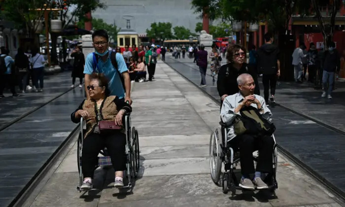 Dân số già hóa đặt ra các thách thức chưa từng có cho chế độ Trung Cộng